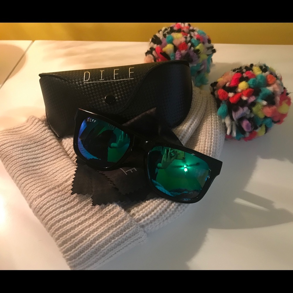 Diff Riley Sunnies ☀️ - Picture 2 of 7